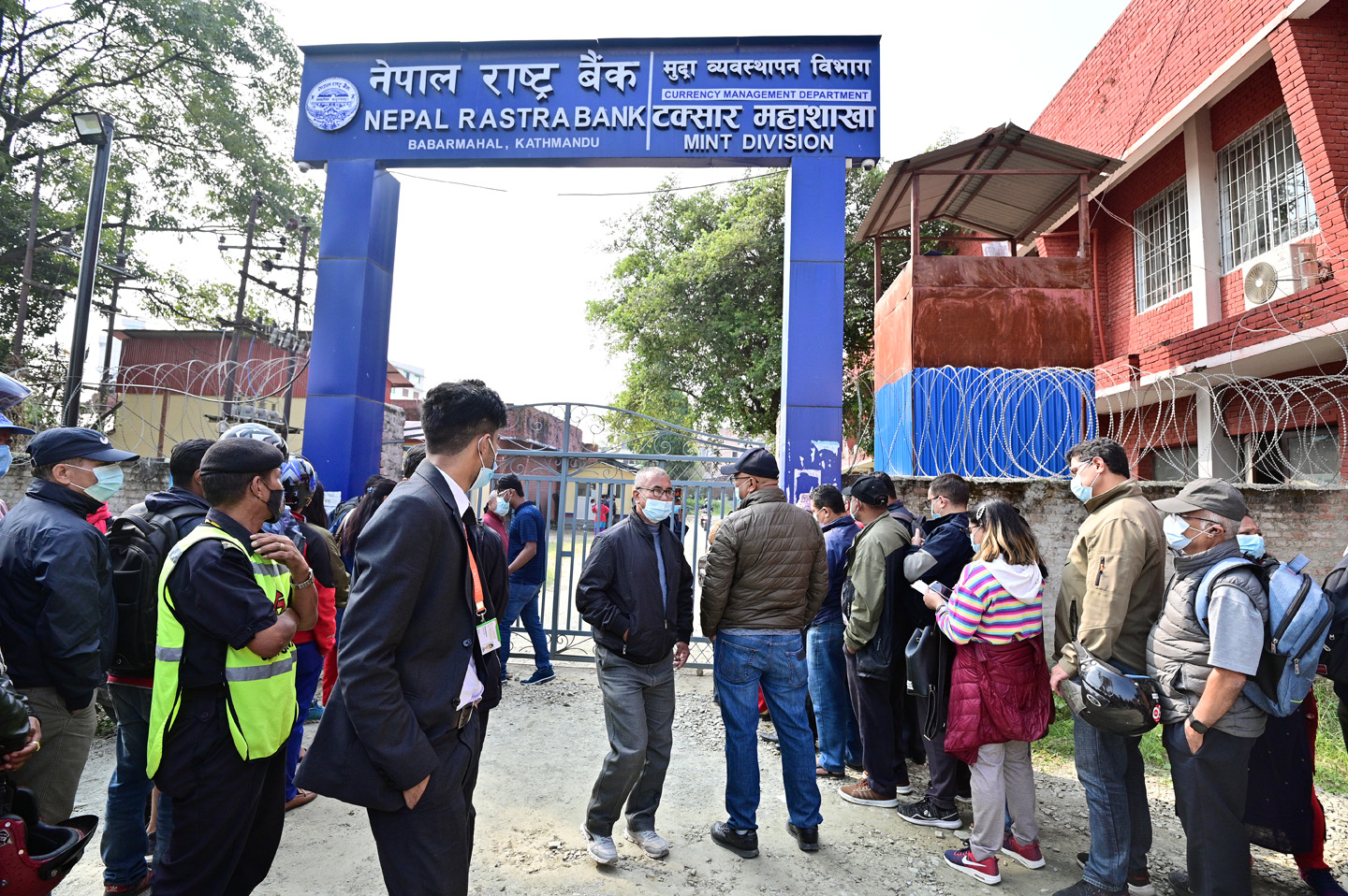 राजश्व अनुसन्धान विभागले बरामद गरेको सुन तौलन टक्सार लगियो